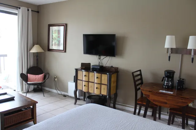 $174,500 | 214 Miracle Strip Parkway Southwest, Unit B206, Fort Walton Beach, FL 32548