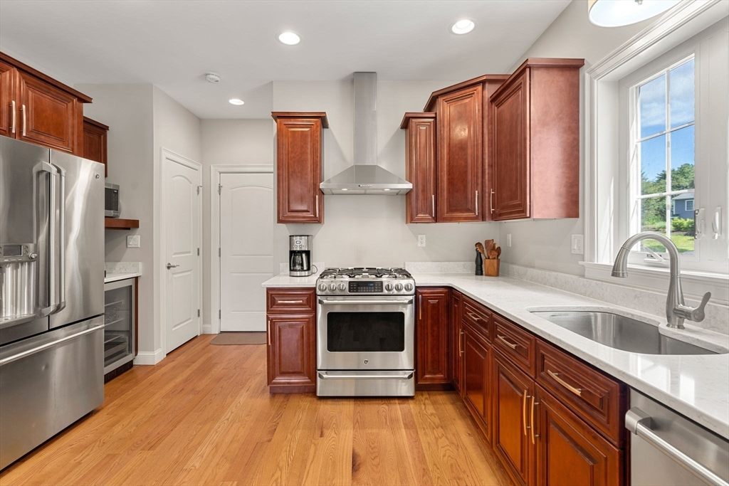 3 Howard Street Ipswich, MA 01938 - Photo 3 of 42