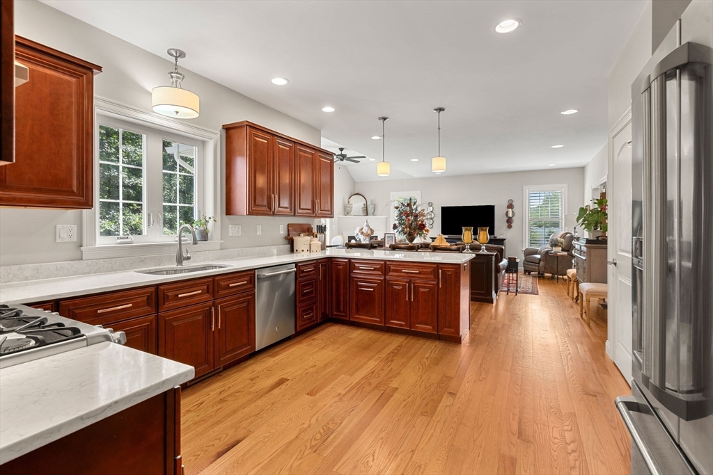 3 Howard Street Ipswich, MA 01938 - Photo 5 of 42