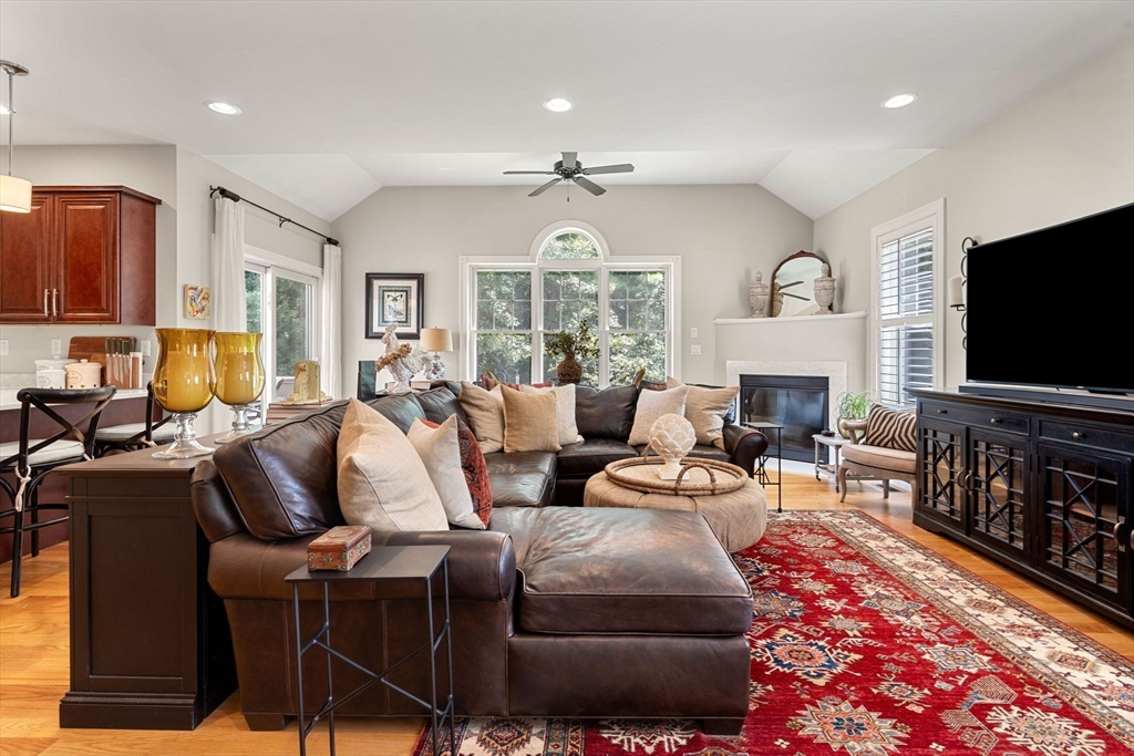 3 Howard Street Ipswich, MA 01938 - Photo 8 of 42
