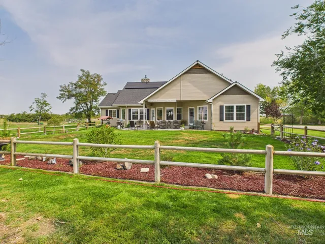 $1,125,000 | 2405 Star Lane, Emmett, ID 83617