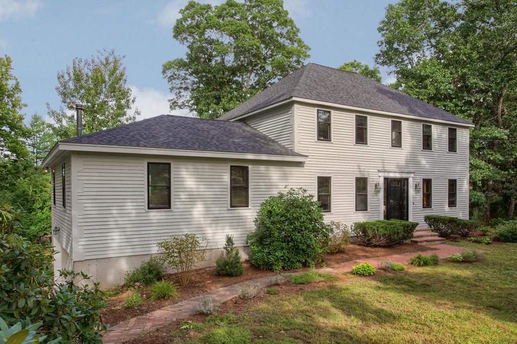 24 Tadmuck Road Westford, MA 01886 - Photo 1 of 30 Gallery Image 1