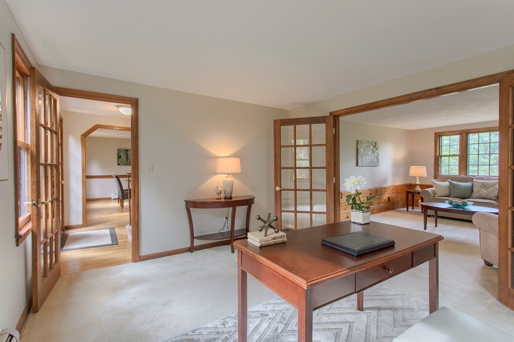 24 Tadmuck Road Westford, MA 01886 - Photo 6 of 30 Gallery Image 6