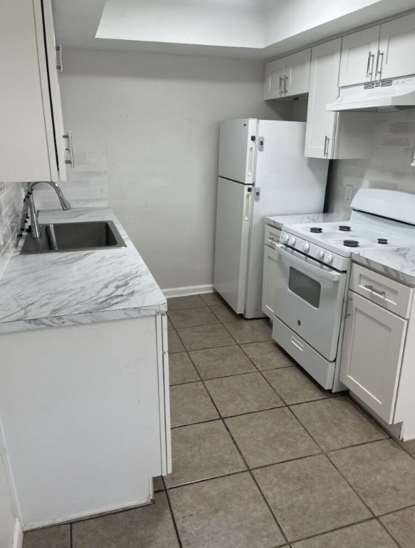 4407 Teri Road, Unit B Austin, TX 78744 - Photo 3 of 17