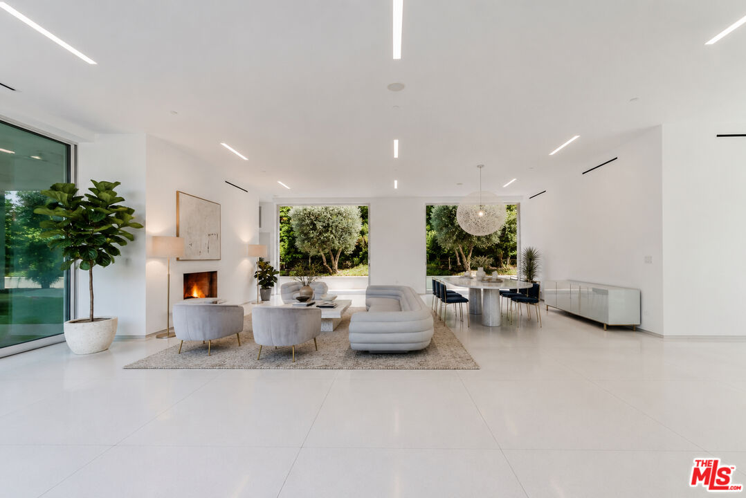 1029 Wallace Ridge Beverly Hills, CA 90210 - Photo 8 of 32