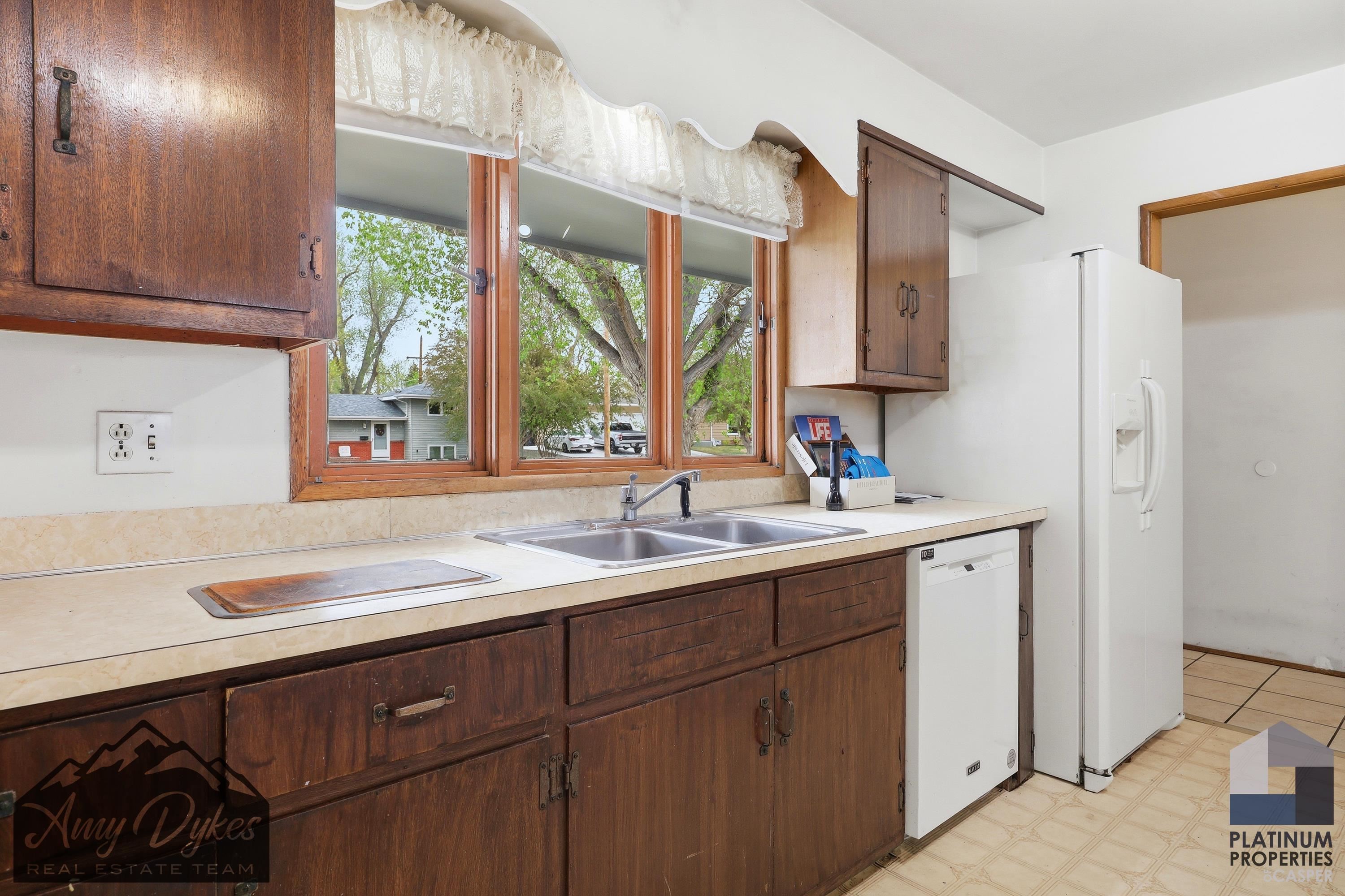 146 Valley Drive Casper, WY 82604 - Photo 8 of 24