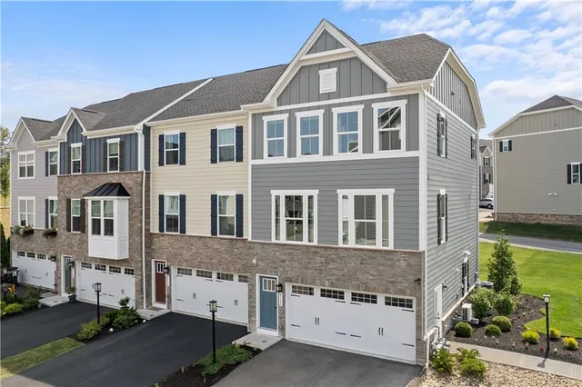 $3,200 | 8100 Walnut Way, Gibsonia, PA 15044