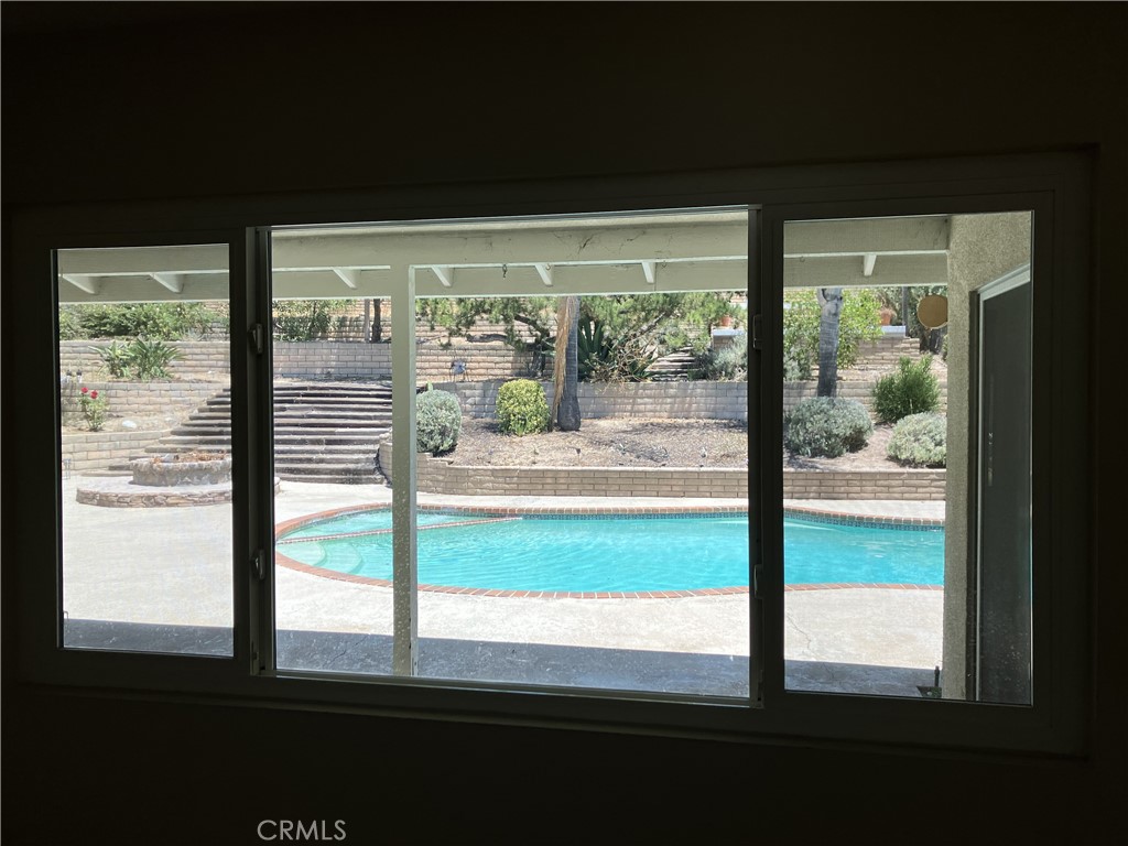 282 Summit Road La Verne, CA 91750 - Photo 10 of 26 View of backyard from dining area