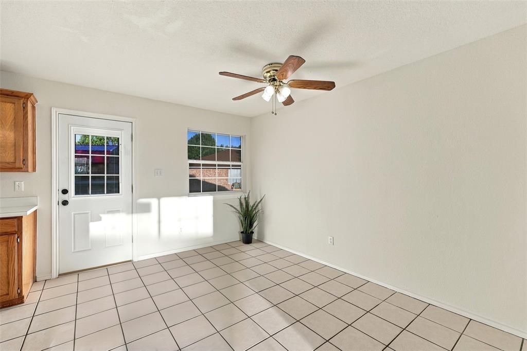 304 Sage Trail Springtown, TX 76082 - Photo 12 of 33 Gallery Image 12