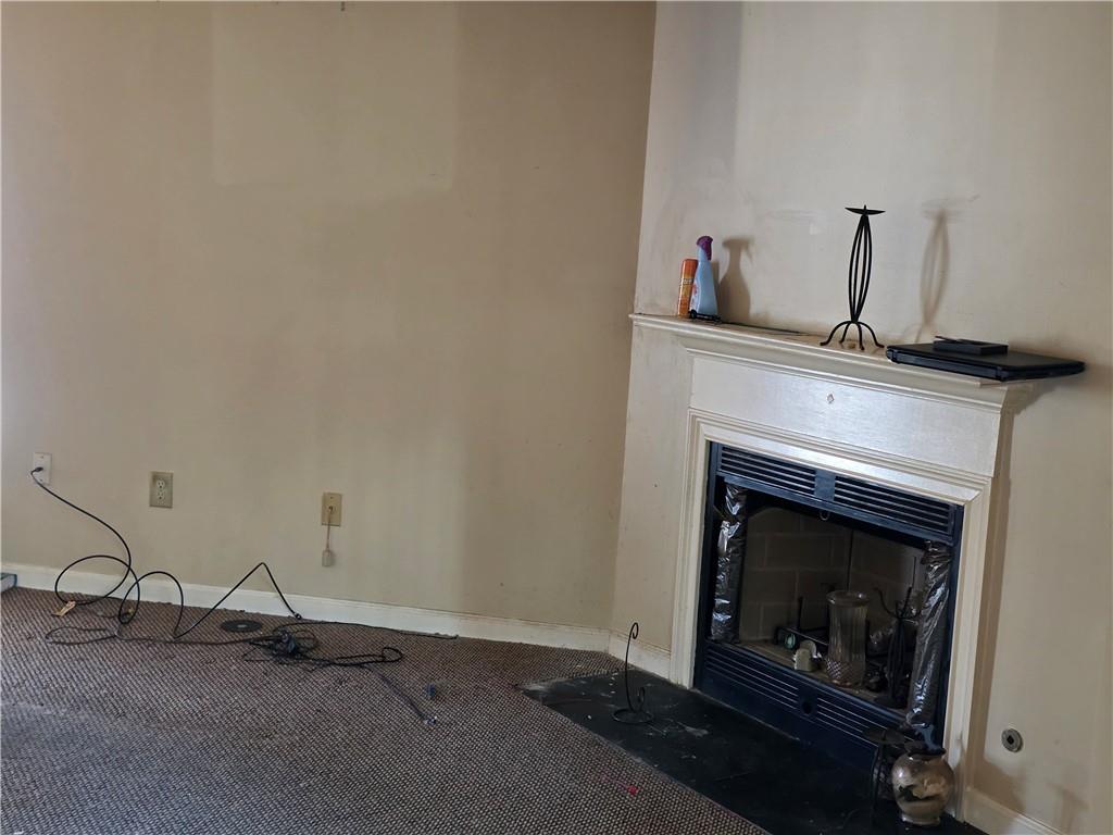 3484 Kingswood Trail Decatur, GA 30034 - Photo 7 of 37 a living room with a fireplace