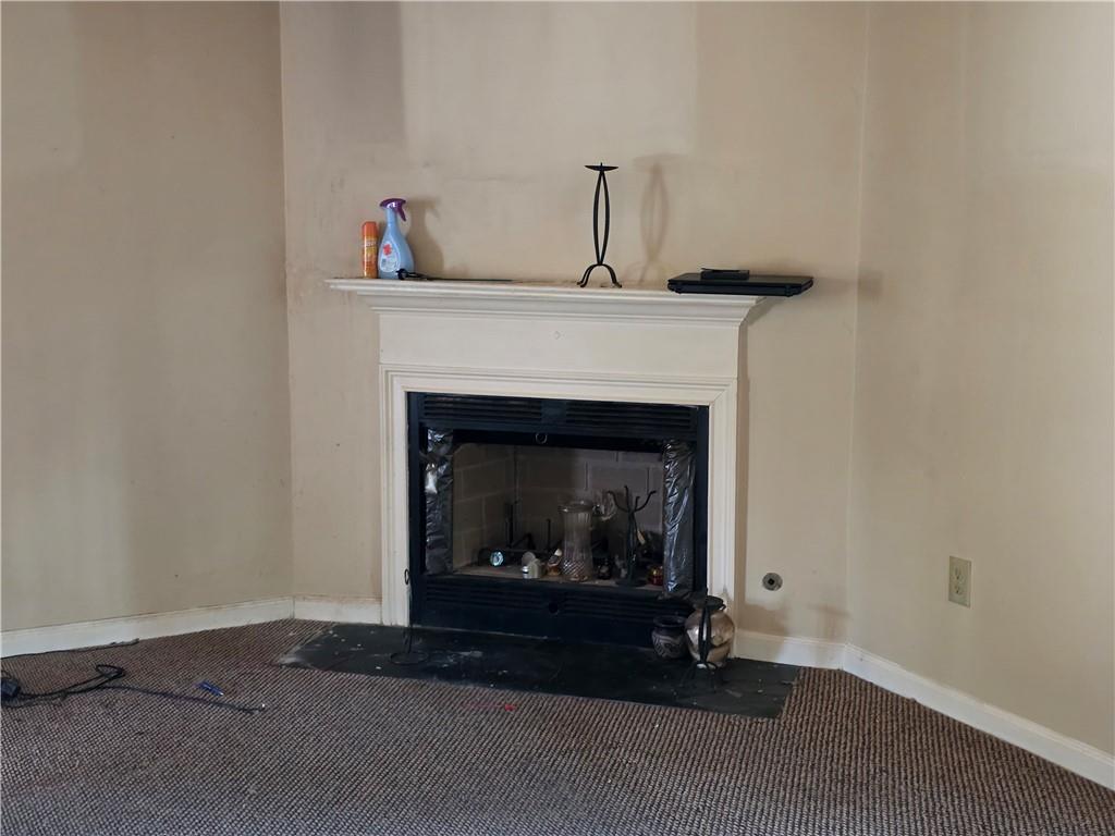 3484 Kingswood Trail Decatur, GA 30034 - Photo 10 of 37 a living room with a fireplace