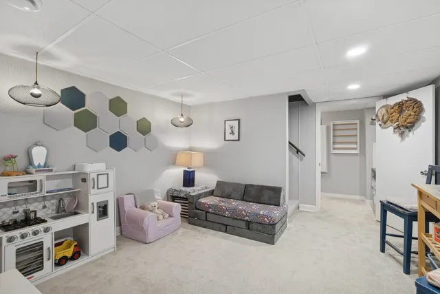 $675,000 | 635 East Golf Road, Libertyville, IL 60048