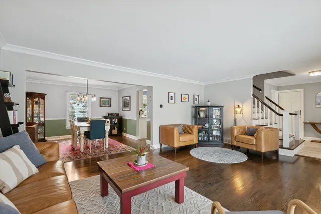 $675,000 | 635 East Golf Road, Libertyville, IL 60048