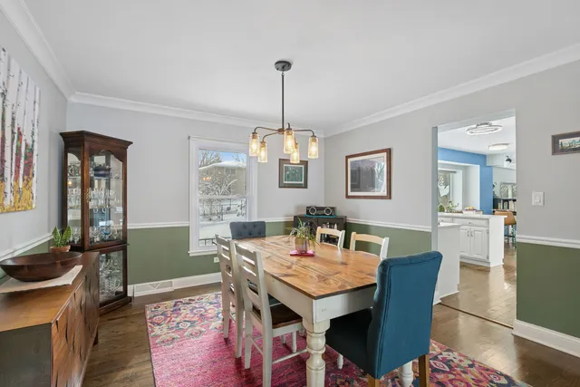 $675,000 | 635 East Golf Road, Libertyville, IL 60048