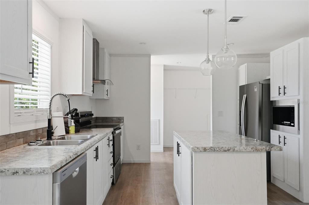 9533 Round Lk Drive Weeki Wachee, FL 34613 - Photo 21 of 68