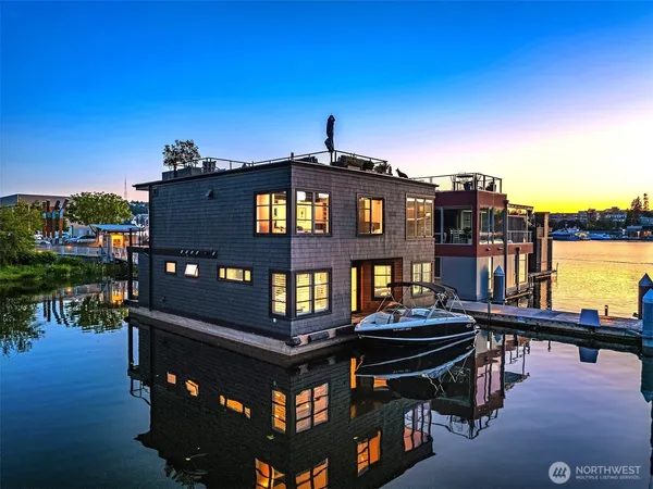 $3,248,000 | 2821 Fairview Avenue East, Unit 5, Seattle, WA 98102