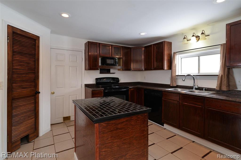 10550 Antcliff Road Fowlerville, MI 48836 - Photo 12 of 31