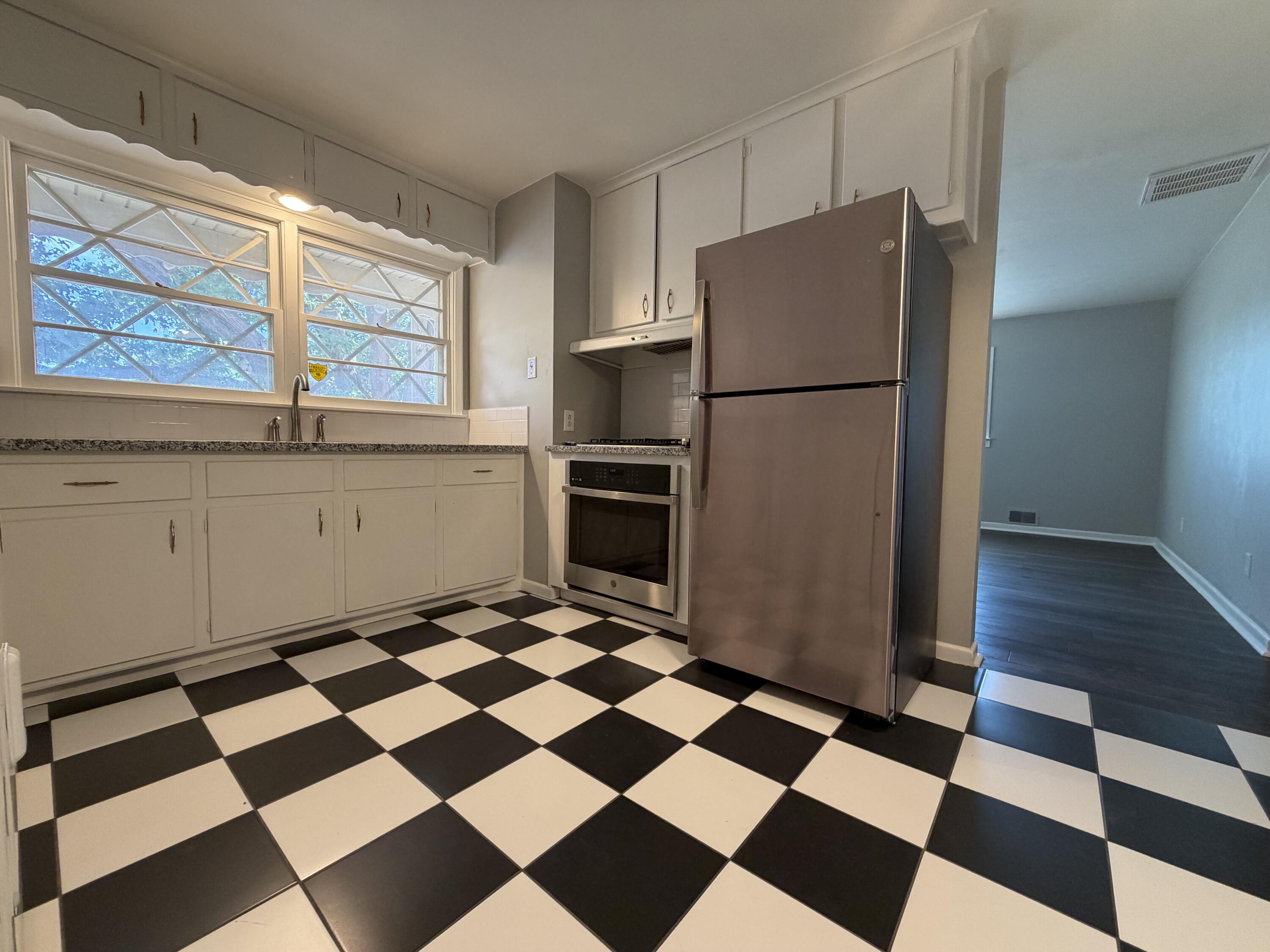 4409 38th Street Lubbock, TX 79414 - Photo 8 of 15 Kitchen
