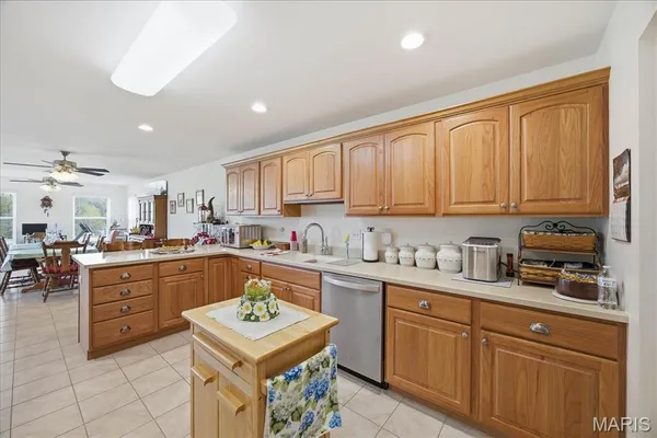 $434,900 | 716 Wedgewood Lane, Trenton, IL 62293