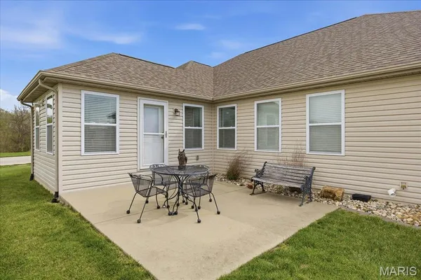 $434,900 | 716 Wedgewood Lane, Trenton, IL 62293