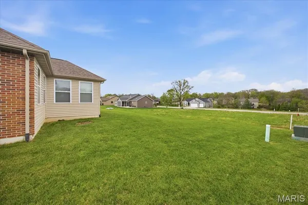 $434,900 | 716 Wedgewood Lane, Trenton, IL 62293