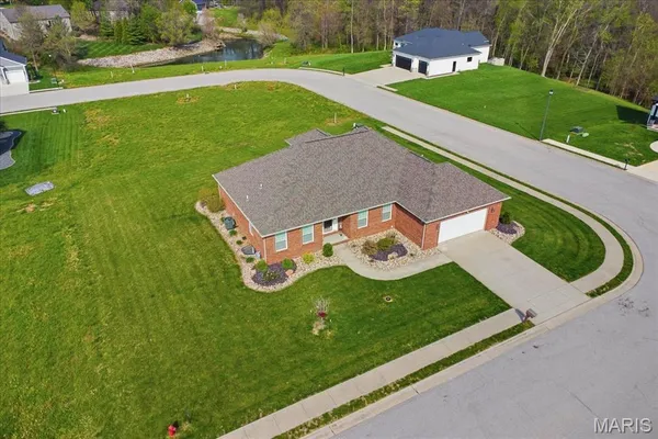 $434,900 | 716 Wedgewood Lane, Trenton, IL 62293