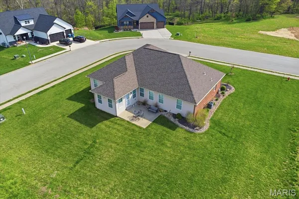 $434,900 | 716 Wedgewood Lane, Trenton, IL 62293