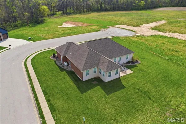 $434,900 | 716 Wedgewood Lane, Trenton, IL 62293