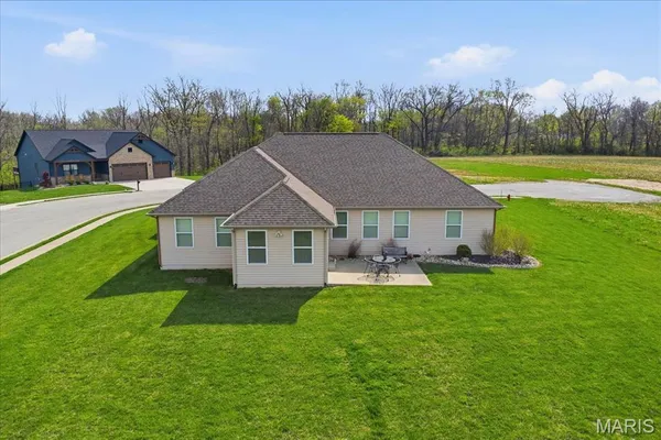 $434,900 | 716 Wedgewood Lane, Trenton, IL 62293