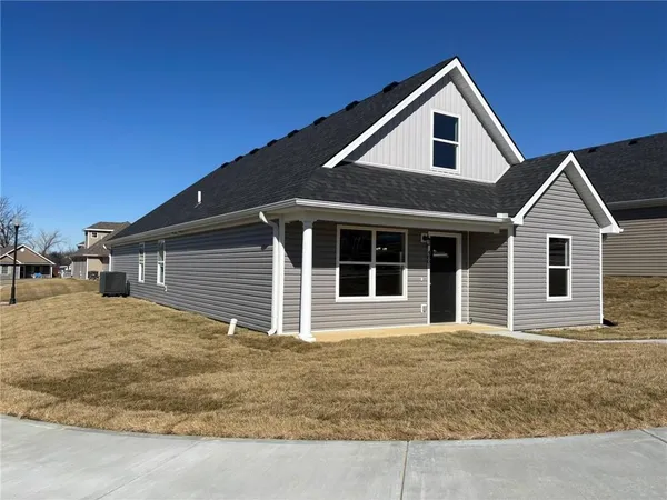 $335,000 | 4801 South Creek Wood Drive, St. Joseph, MO 64507