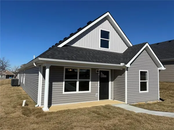 $335,000 | 4801 South Creek Wood Drive, St. Joseph, MO 64507