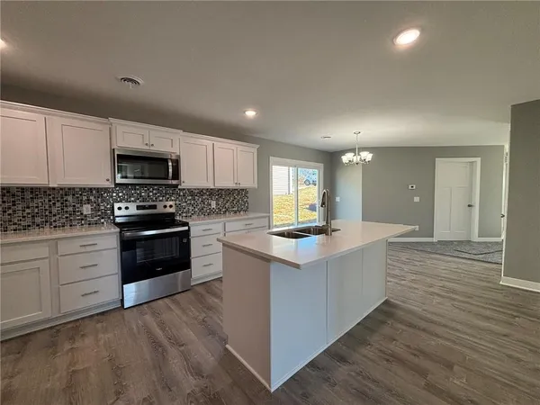 $335,000 | 4801 South Creek Wood Drive, St. Joseph, MO 64507