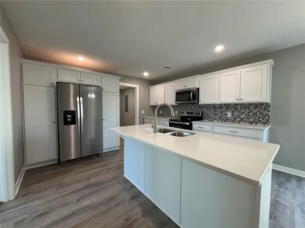 $335,000 | 4801 South Creek Wood Drive, St. Joseph, MO 64507