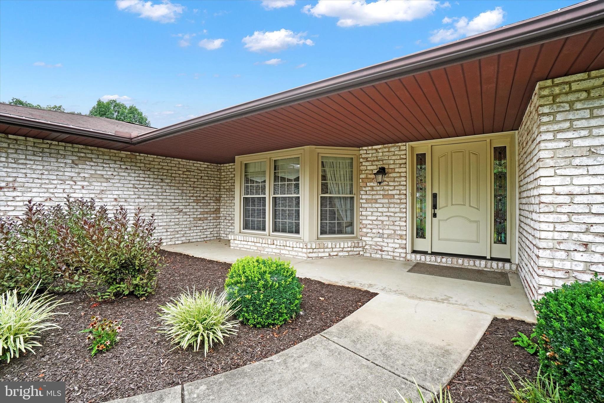 3505 Pebble Ridge Drive York, PA 17402 - Photo 4 of 38 Gallery Image 4
