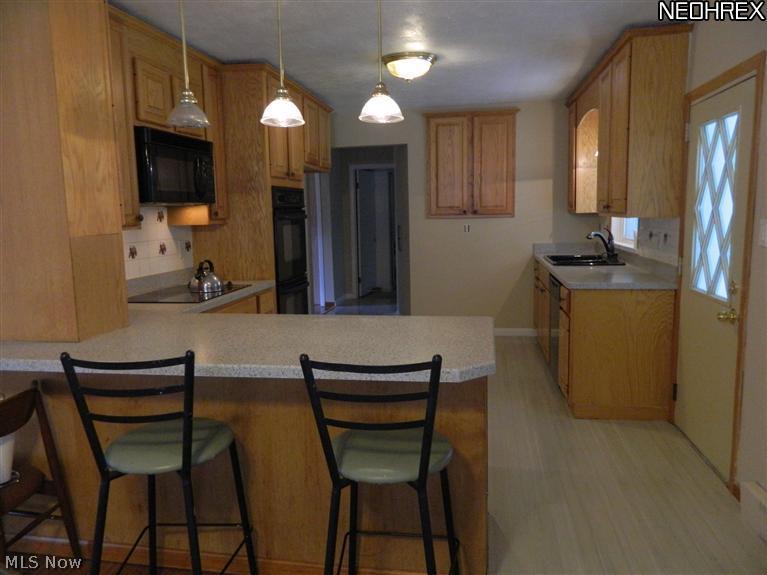 32610 Arthur Road Solon, OH 44139 - Photo 4 of 10