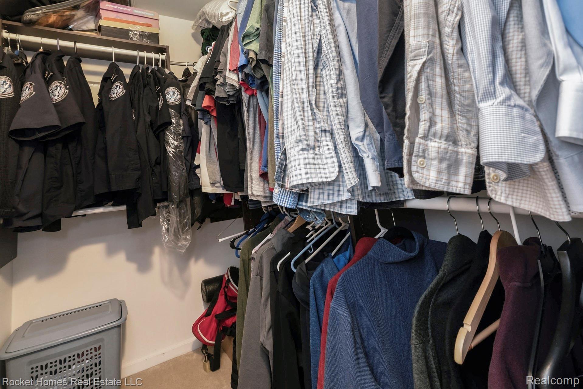 46027 Rhodes Drive, Unit 283 Macomb, MI 48044 - Photo 17 of 36 018-photo-walk-in-closet-9051552.jpg