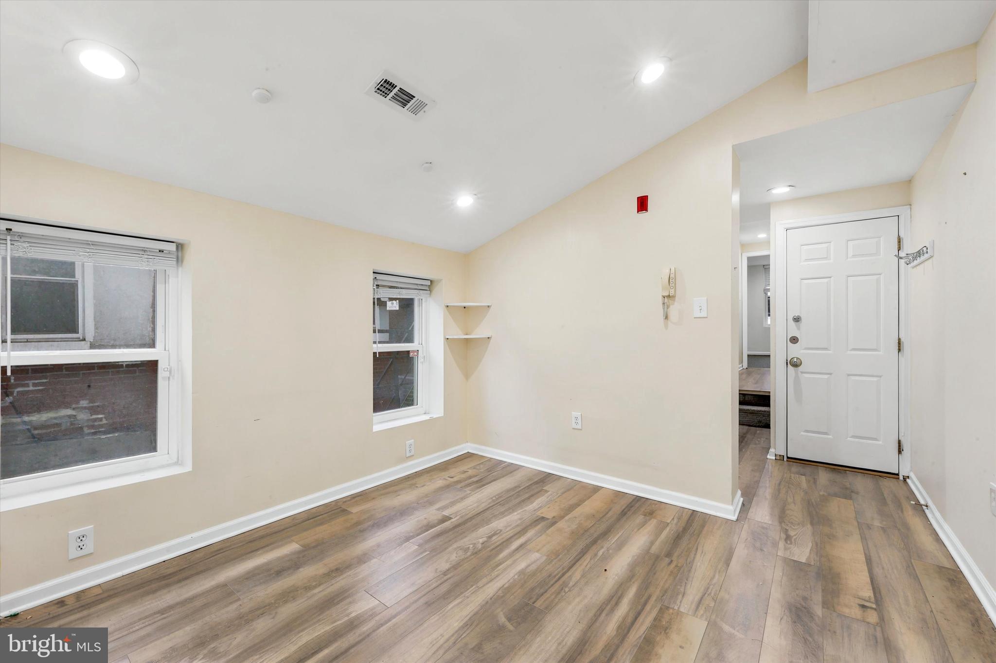 33 South 19th Street Philadelphia, PA 19103 - Photo 2 of 15 a view of a livingroom with wooden floor