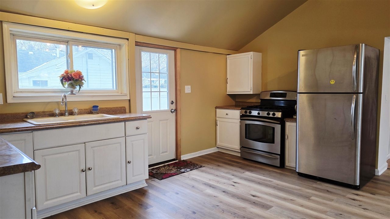 321 South 4th Street Edmore, MI 48829 - Photo 6 of 28