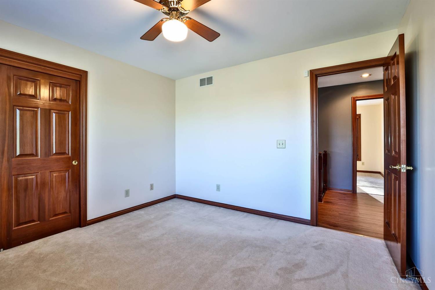 4628 Boomer Road Cincinnati, OH 45247 - Photo 33 of 71 Gallery Image 33