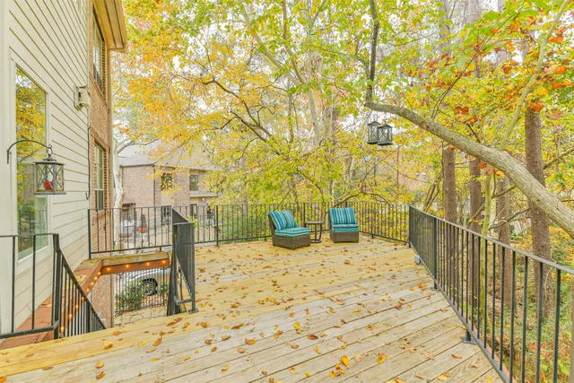 a view of a pathway with a backyard