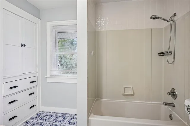 $232,700 | 611 Olive Street, Leavenworth, KS 66048