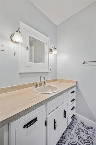 $232,700 | 611 Olive Street, Leavenworth, KS 66048