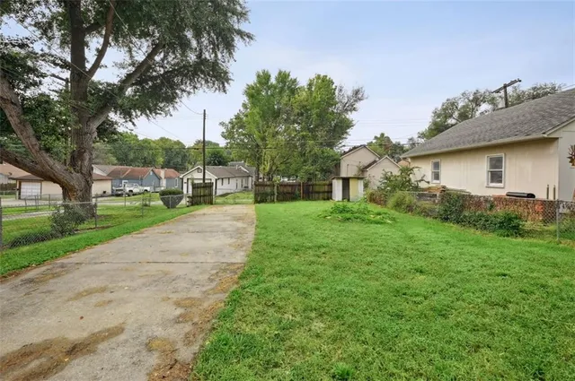 $232,700 | 611 Olive Street, Leavenworth, KS 66048