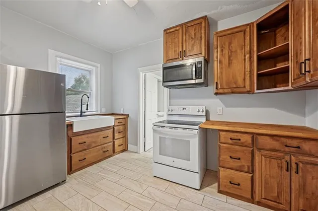 $232,700 | 611 Olive Street, Leavenworth, KS 66048