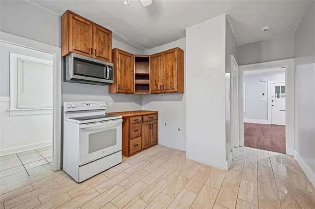 $232,700 | 611 Olive Street, Leavenworth, KS 66048