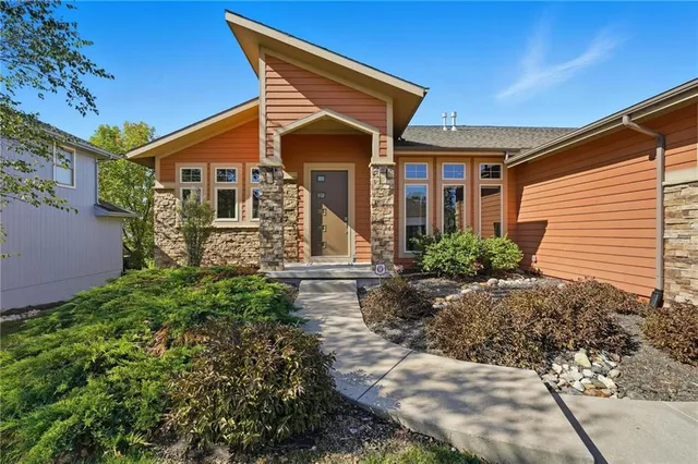 $729,900 | 4500 Southwest Aft Drive, Lee's Summit, MO 64082