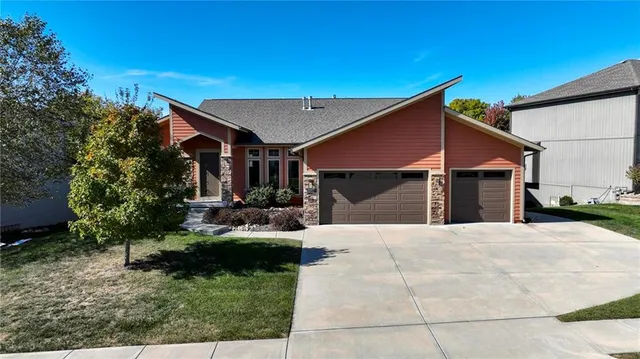 $729,900 | 4500 Southwest Aft Drive, Lee's Summit, MO 64082