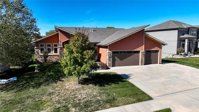 $729,900 | 4500 Southwest Aft Drive, Lee's Summit, MO 64082