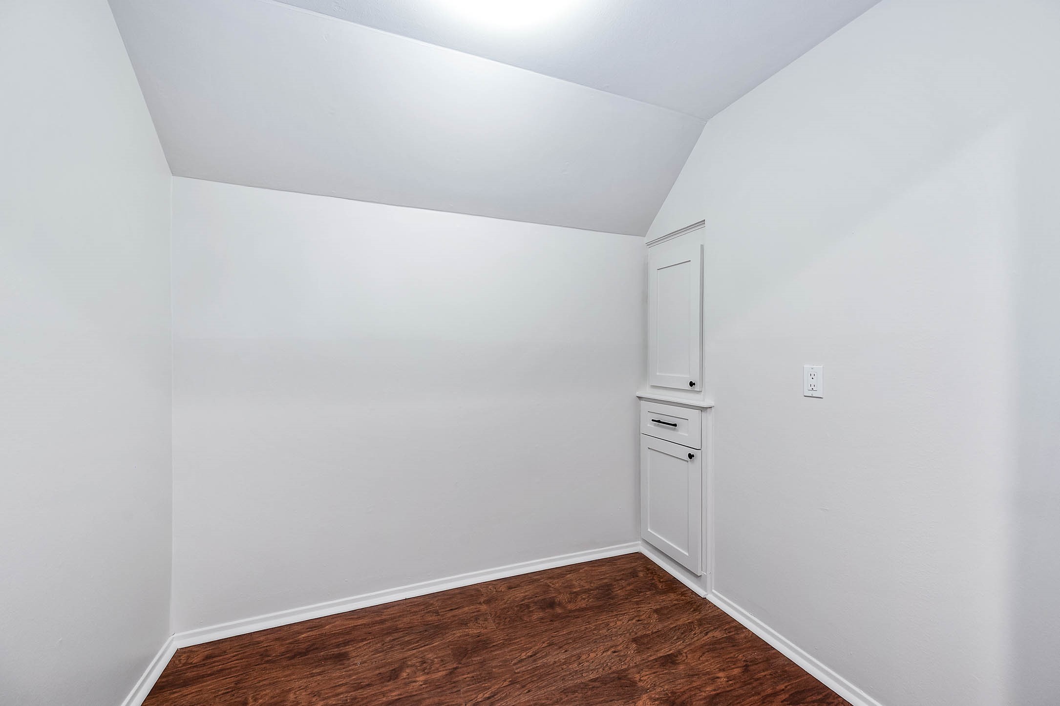 2103 Southwick Street Houston, TX 77080 - Photo 28 of 49 a view of small space