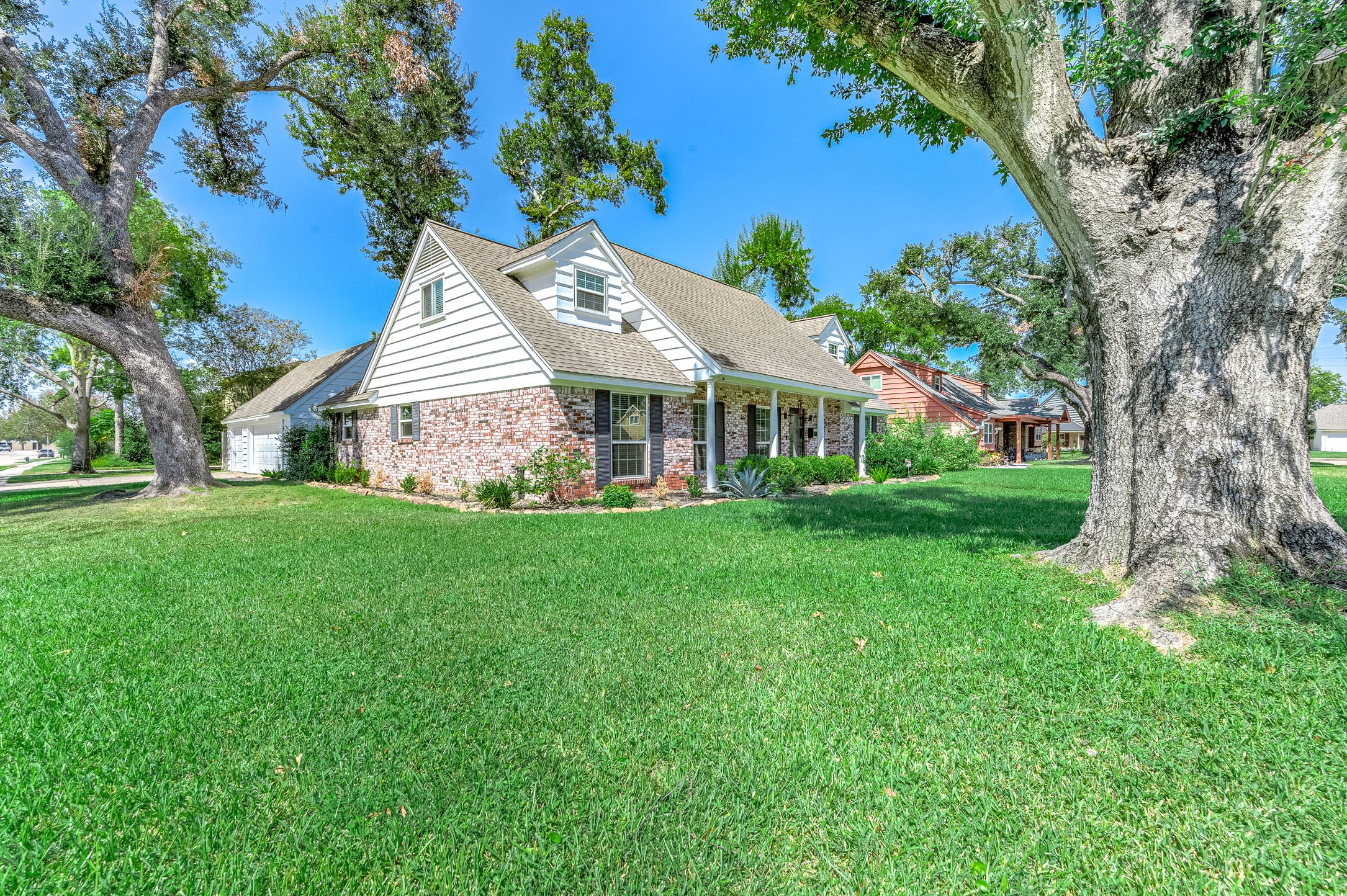 2103 Southwick Street Houston, TX 77080 - Photo 47 of 49 a view of house with garden
